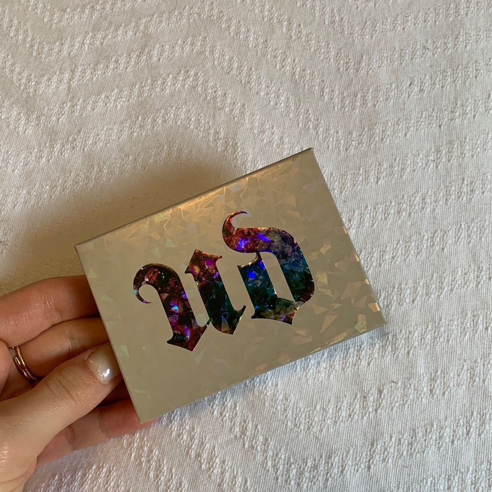 Urban Decay mini eyeshadow palette